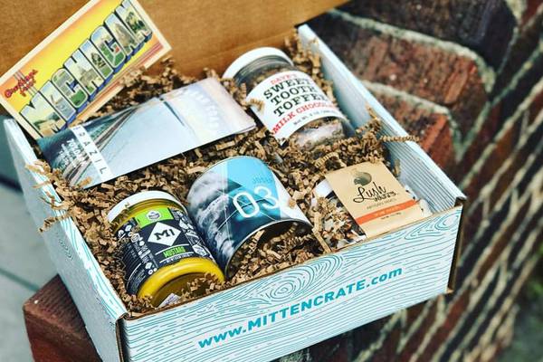 mitten-crate